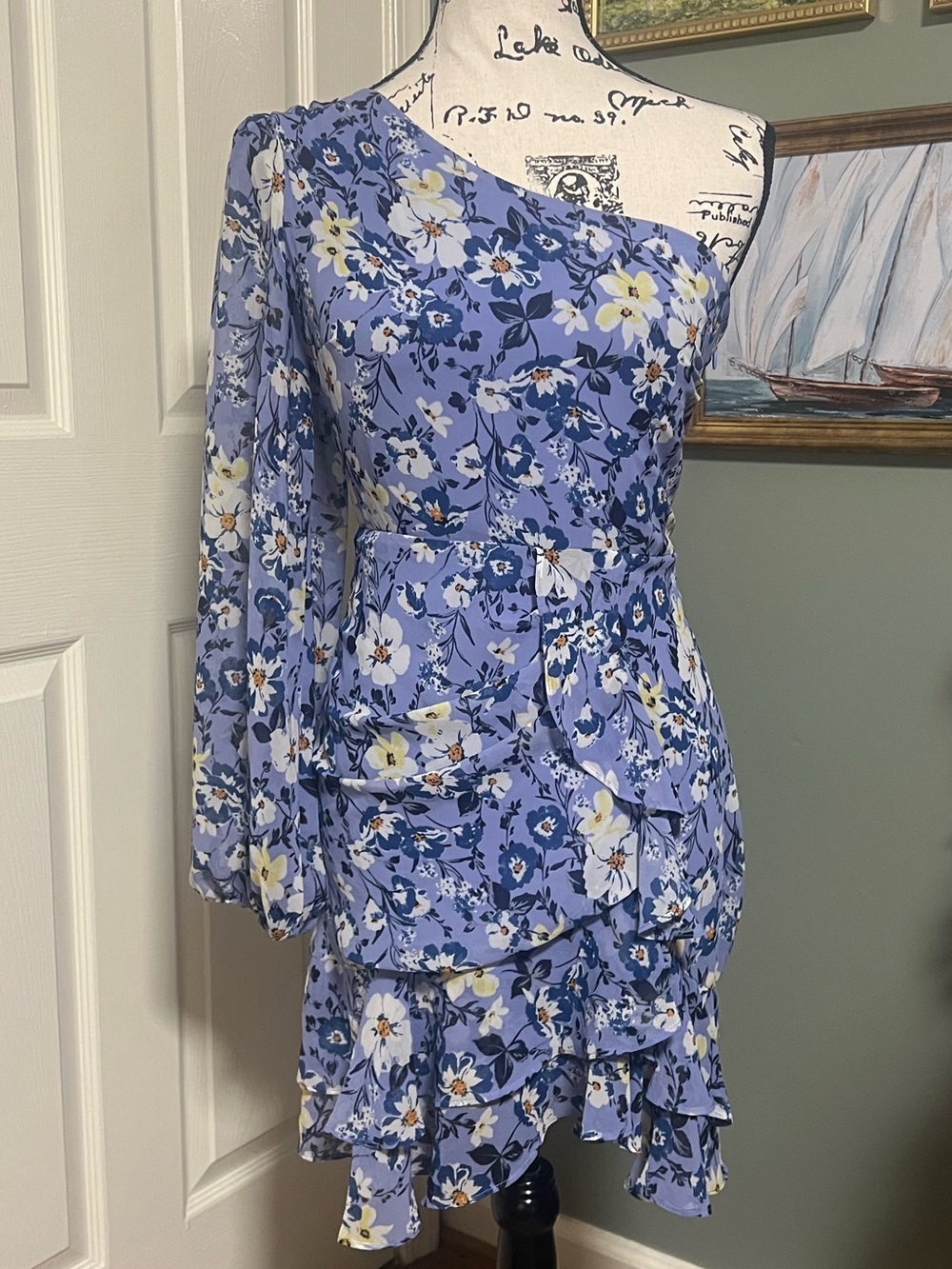 ASTR Floral One Shoulder Periwinkle Ruffle Mini Dress Size Large - Picture 4 of 6